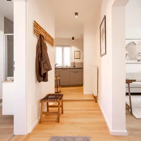 Geschmackvoll! 2 Schlafzimmer! Klimatisiert! Gassenviertel-fußgängerzone! Wohnzimmer! Küche! Bad! * Bayreuth
